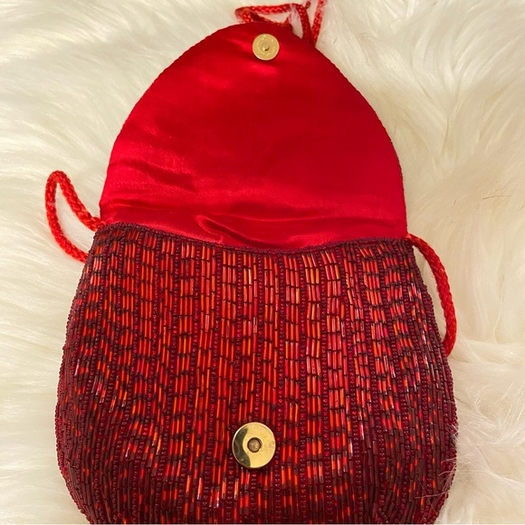 Magid Women’s Red Heavily Sequins Shoulder Bag - Picture 4 of 7